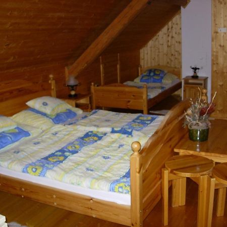 Nitt Pince Es Panzio Bed & Breakfast Kisharsany Luaran gambar