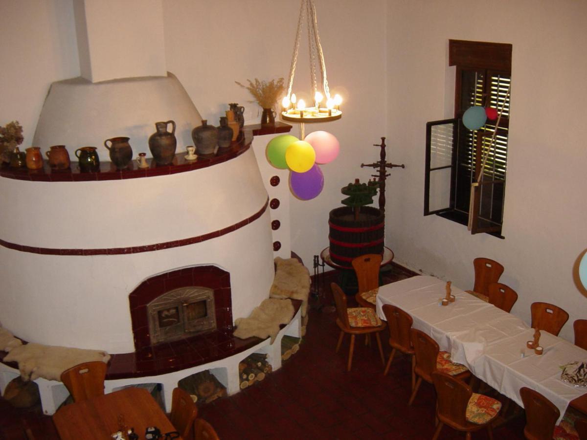 Nitt Pince Es Panzio Bed & Breakfast Kisharsany Luaran gambar