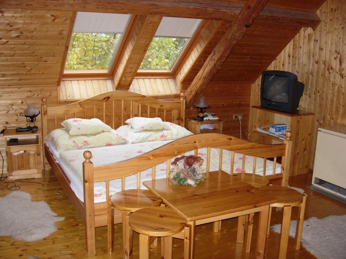 Nitt Pince Es Panzio Bed & Breakfast Kisharsany Luaran gambar